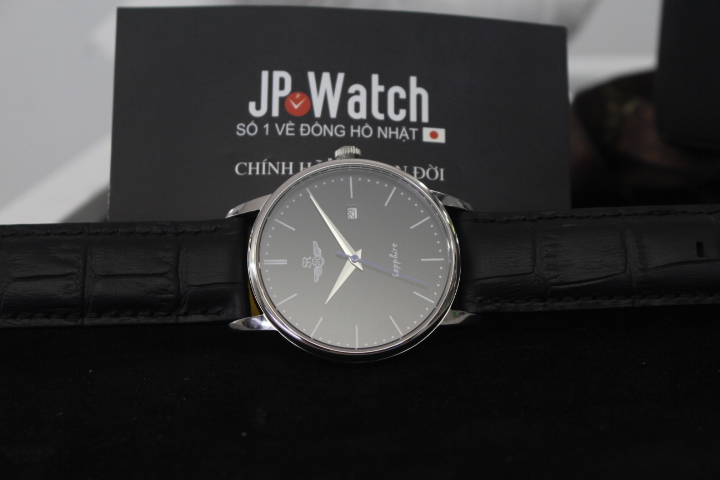 sự tinh tế trong thiết kế của chiếc đồng hồ nam SR Watch SG1055.4101TE